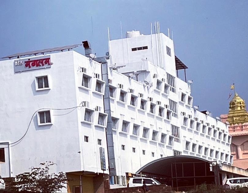 Hotel Mangalam Kurandvad Eksteriør billede